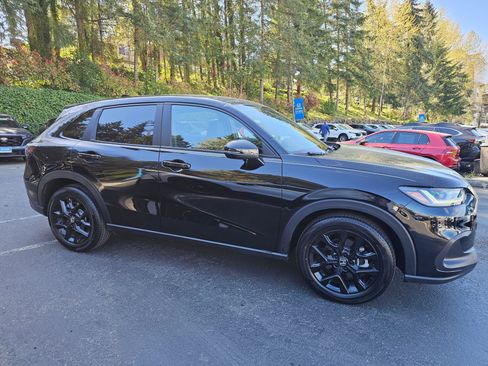 Certified 2025 Honda HR-V Sport image 8