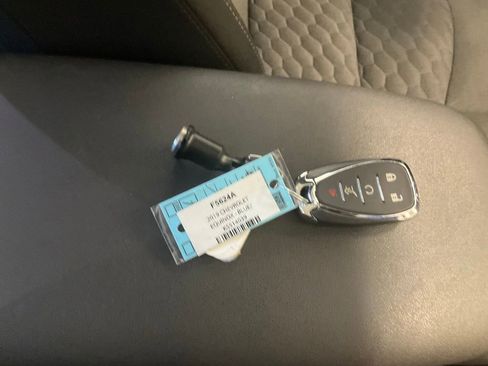Used 2019 Chevrolet Equinox LT w/ Sun & Navigation Package FWD image 28