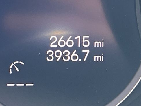 Used 2023 Porsche Cayenne S image 22