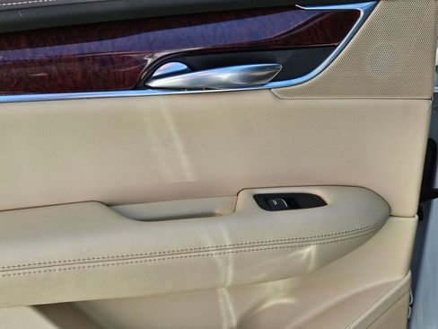 Used 2019 Cadillac XT5 Luxury FWD image 23