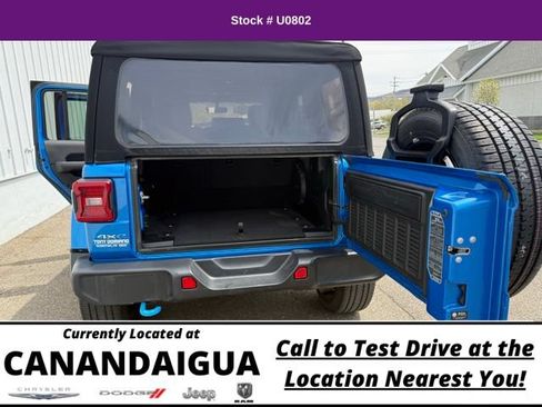Used 2023 Jeep Wrangler Unlimited Sahara w/ Cold Weather Group AWD/4WD image 23