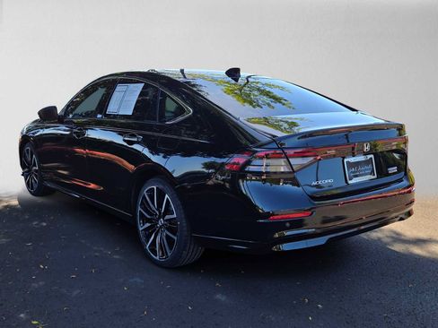 Used 2023 Honda Accord Touring image 5