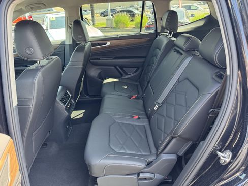 Used 2026 Volkswagen Atlas SE FWD image 30