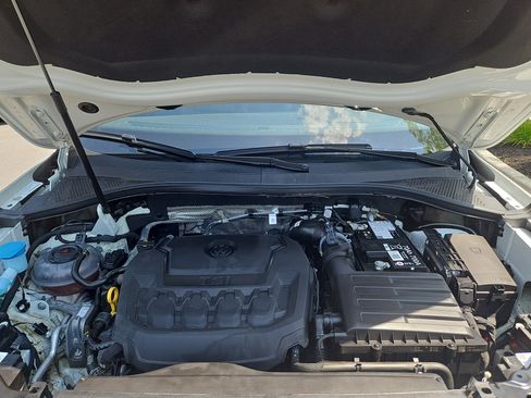 Certified 2024 Volkswagen Tiguan SE R-Line AWD/4WD image 34