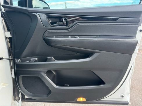 Used 2022 Honda Odyssey Elite image 12