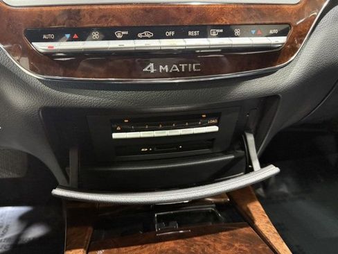 Used 2010 Mercedes-Benz S 550 4MATIC image 12