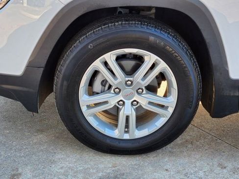 Used 2024 GMC Terrain SLE image 17