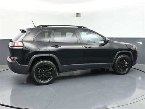Used 2023 Jeep Cherokee Altitude Lux image 3