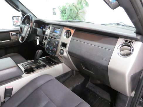 Used 2016 Ford Expedition EL XLT image 10