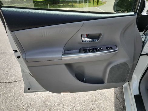 Used 2015 Toyota Prius V Four FWD image 14