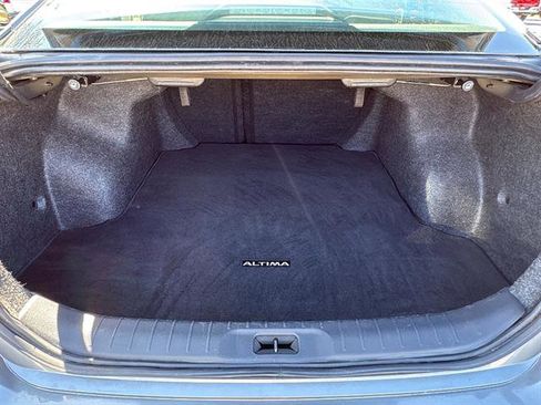 Used 2024 Nissan Altima 2.5 SR FWD image 11