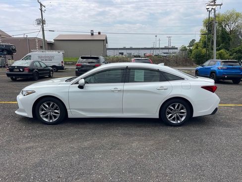 Used 2021 Toyota Avalon XLE FWD image 2