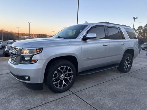 Used 2018 Chevrolet Tahoe LT image 3