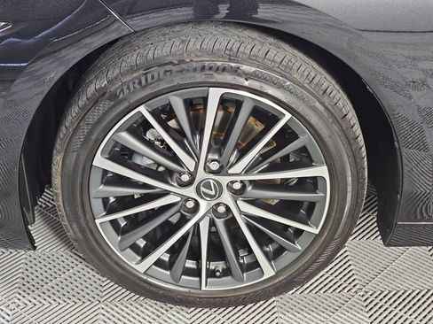 Used 2025 Lexus ES 350 w/ Premium Package FWD image 10