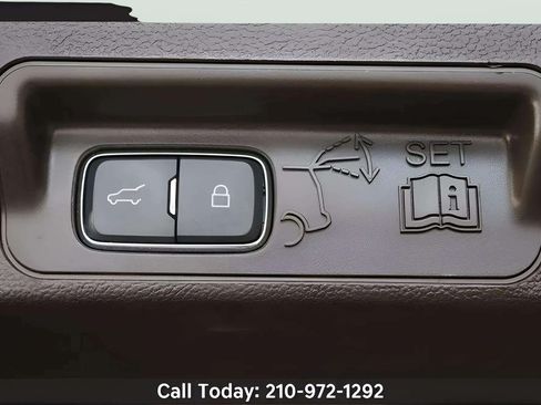 Used 2023 Ford Explorer King Ranch w/ Technology Package RWD image 14