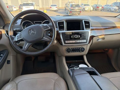 Used 2015 Mercedes-Benz GL 450 4MATIC image 7