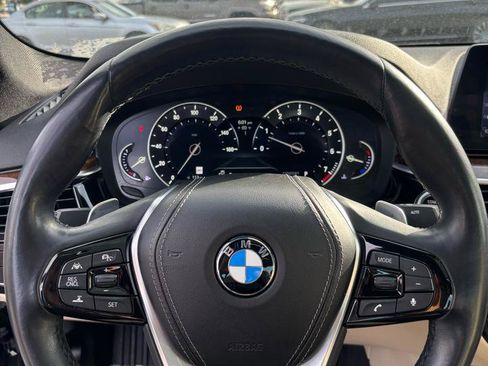 Used 2017 BMW 530i xDrive AWD/4WD image 11
