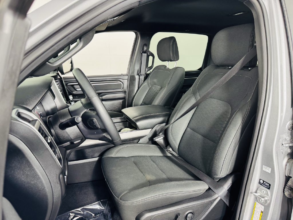 Used 2025 RAM 1500 Big Horn AWD/4WD image 6