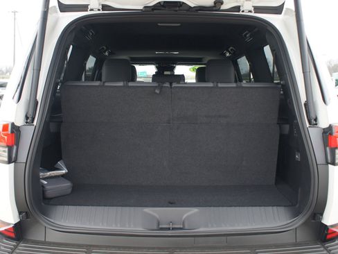 Used 2026 Lexus GX 550 w/ Cold Area Package image 18