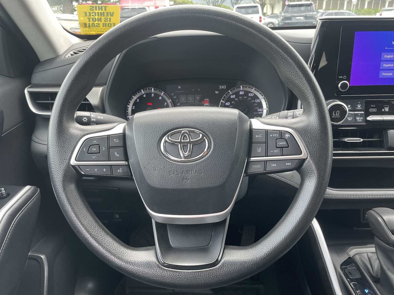 Used 2023 Toyota Highlander L FWD image 15