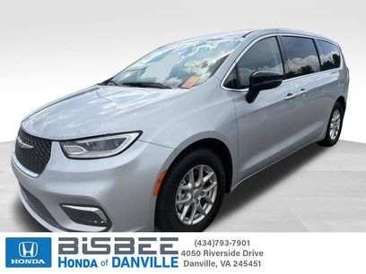 Used 2024 Chrysler Pacifica Touring-L
