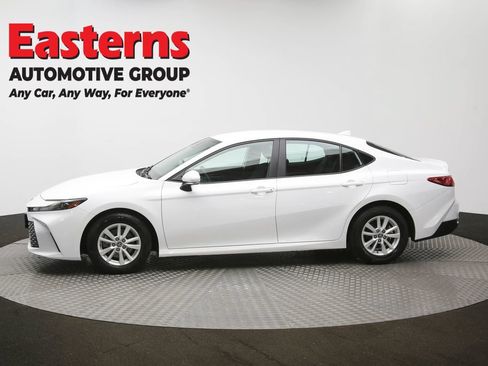 Used 2025 Toyota Camry LE FWD image 59