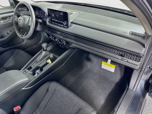 Used 2025 Honda Accord LX image 29