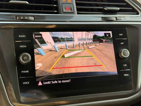 Used 2019 Volkswagen Tiguan SEL FWD image 20