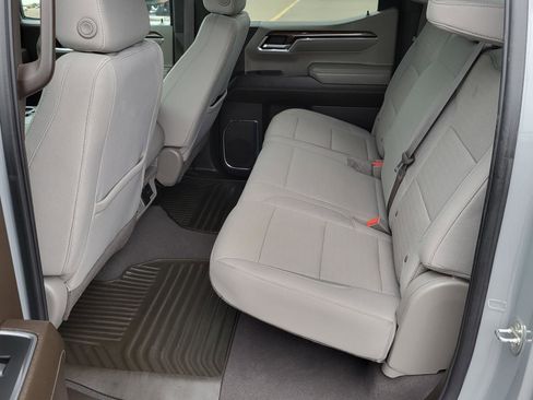 Used 2024 Chevrolet Silverado 1500 LT RWD image 12
