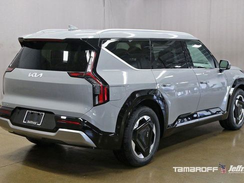 New 2026 Kia EV9 Land image 15