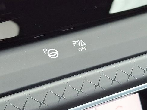 Used 2025 Jeep Wagoneer S Limited image 25