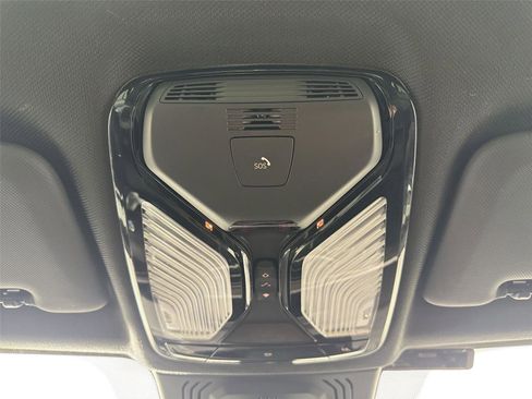 Used 2020 BMW X5 xDrive50i w/ Executive Package image 23