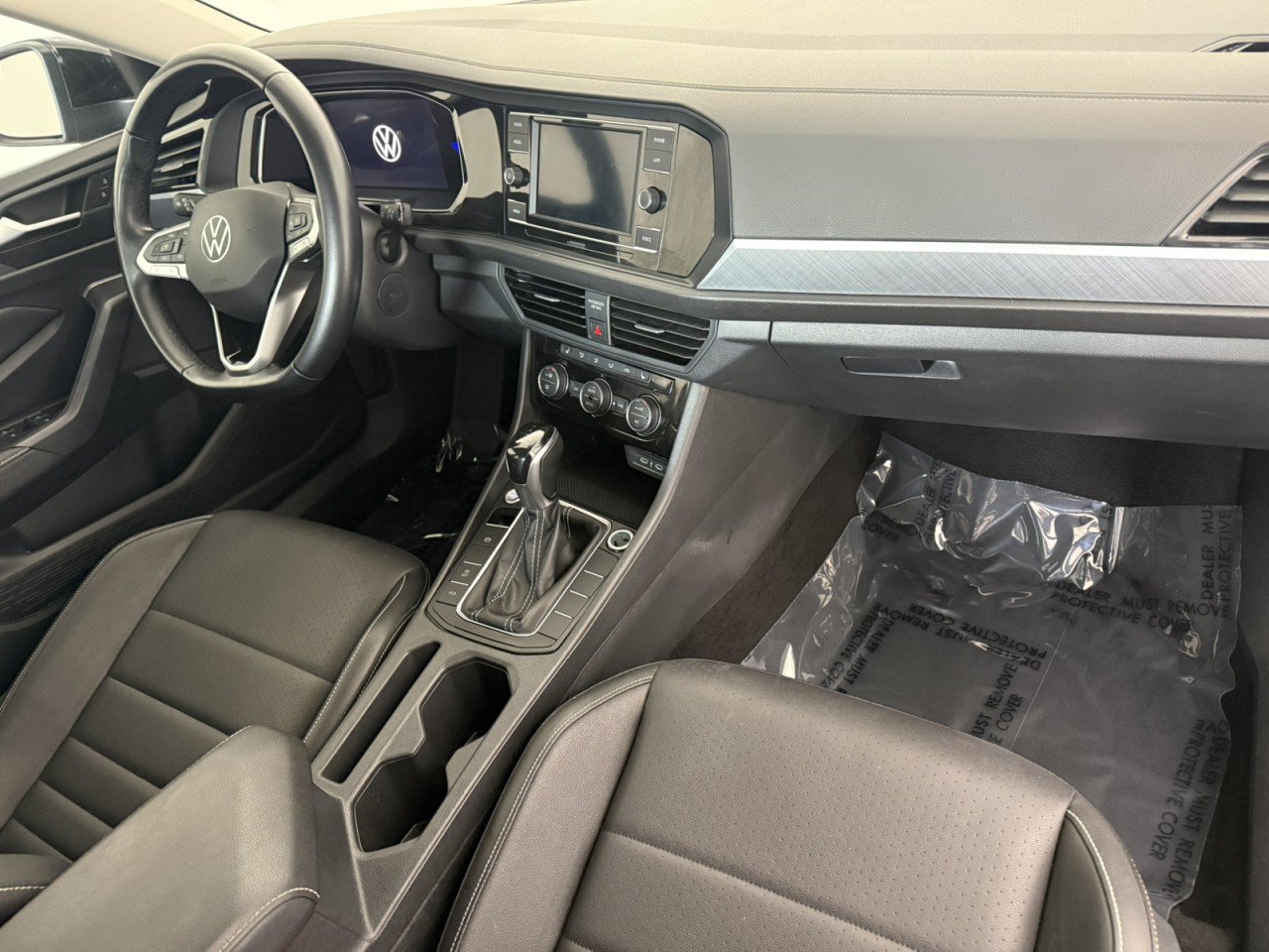 Used 2024 Volkswagen Jetta SE FWD image 11