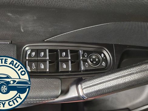 Used 2018 Porsche Cayenne Platinum Edition image 22