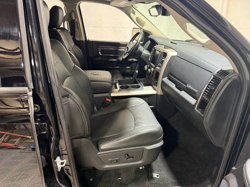 Used 2015 RAM 1500 Laramie w/ Convenience Group image 11