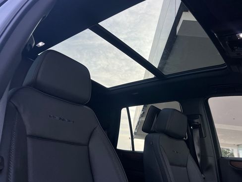 New 2026 GMC Yukon Denali w/ Denali Reserve Package image 17