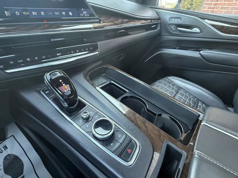 Used 2022 Cadillac Escalade Sport Platinum AWD/4WD image 5