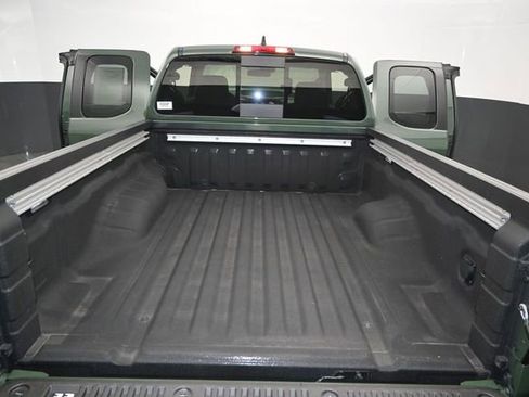 Used 2024 Nissan Frontier SV w/ SV Convenience Package RWD image 15