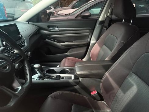 Used 2022 Nissan Altima 2.5 SV w/ SV Premium Package FWD image 5