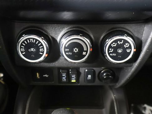 Used 2018 Mitsubishi Outlander Sport LE image 38