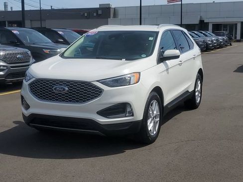 Certified 2023 Ford Edge SEL w/ Convenience Package AWD/4WD image 2