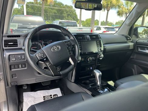 Used 2023 Toyota 4Runner TRD Off-Road Premium w/ Moonroof Package AWD/4WD image 30