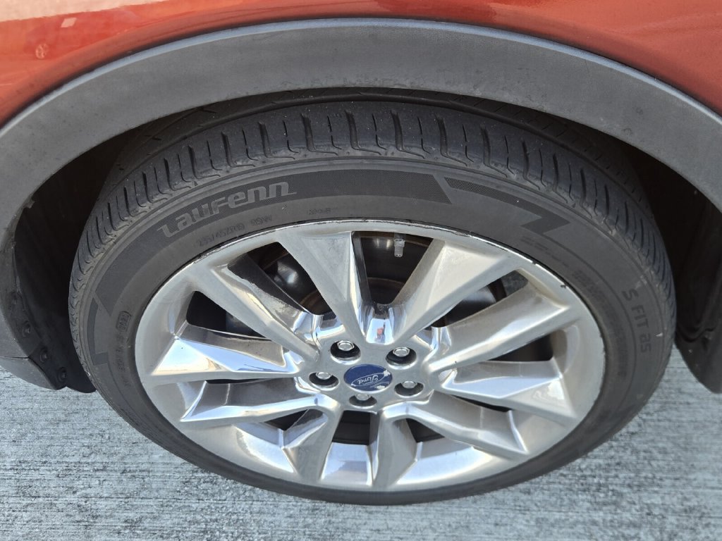 Used 2016 Ford Escape SE w/ SE Chrome Package FWD image 6