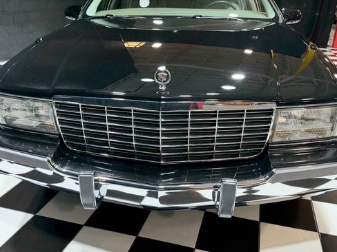 Used 1995 Cadillac Fleetwood Brougham RWD image 11