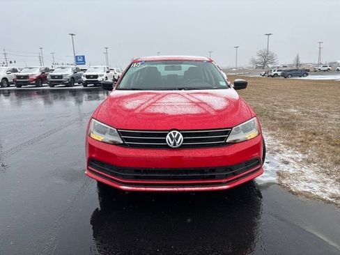 Used 2015 Volkswagen Jetta S image 8