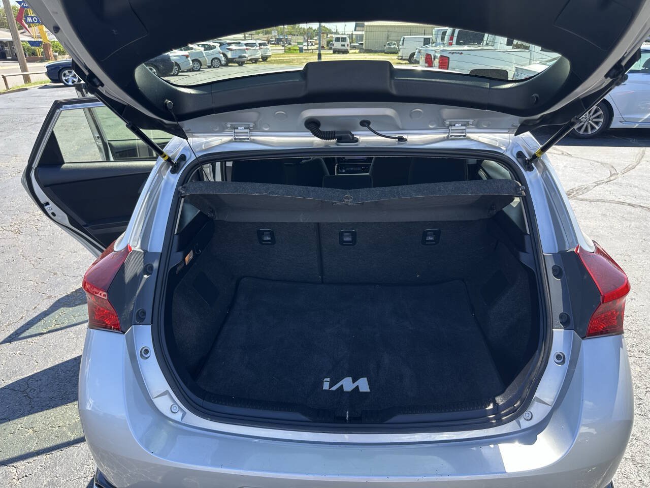Used 2017 Toyota Corolla iM w/ Carpet Mat Package FWD image 15