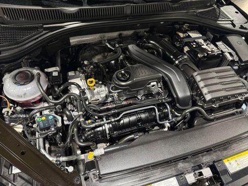 Used 2025 Volkswagen Jetta SE image 39