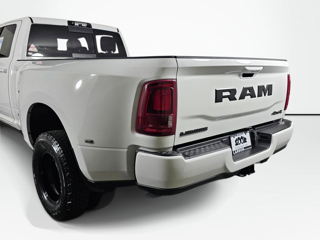 New 2026 RAM 3500 Laramie AWD/4WD image 16