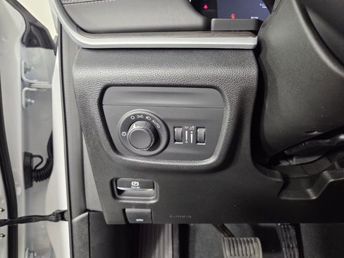 New 2026 Jeep Grand Cherokee Altitude RWD image 18