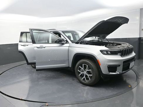 New 2025 Jeep Grand Cherokee L Limited image 27